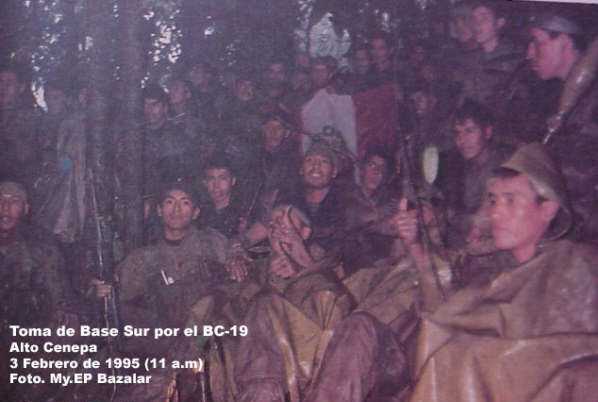 Tropas peruanas durante la captura de la falsa Base Sur - Cenepa 1995