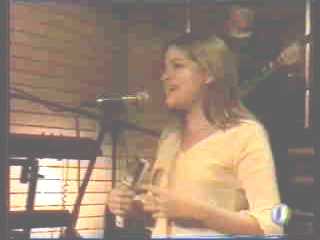 Judit Cervelló, presentant el concert de presentació.